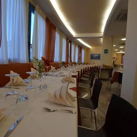 Hotel Cristallo 3*